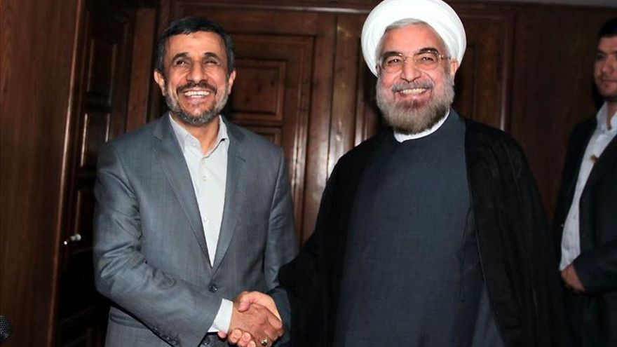 El presidente electo de Irán, Rohaní, se reunió con Ahmadineyad