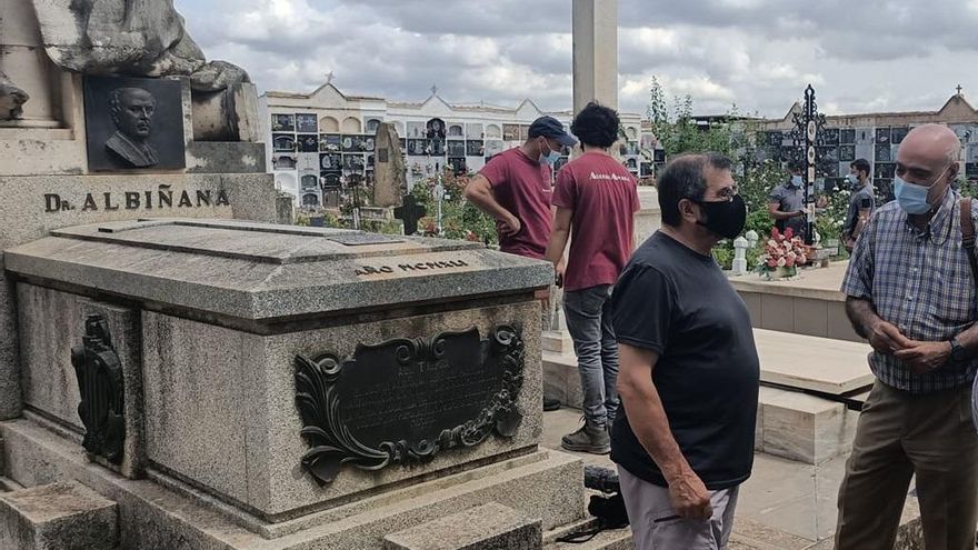 Mausoleo del doctor Albiñana en Enguera.