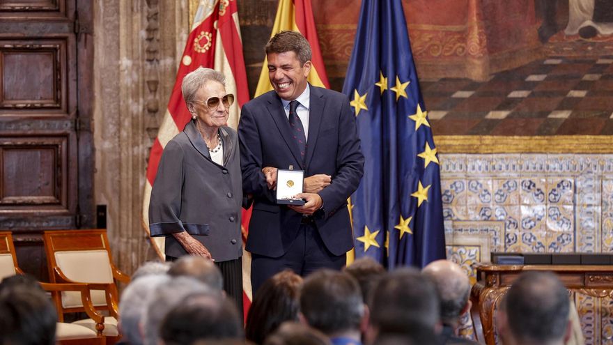 Encuestas del 9 d'Octubre: del sondeo pagado por el PP para 'Las Provincias' a los "triples" de 'Levante-EMV'