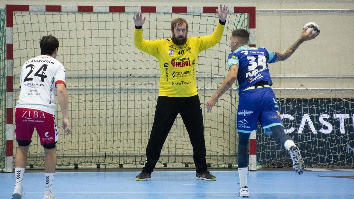 El Cajasol Ángel Ximénez se redime con una victoria de autoridad en Nava