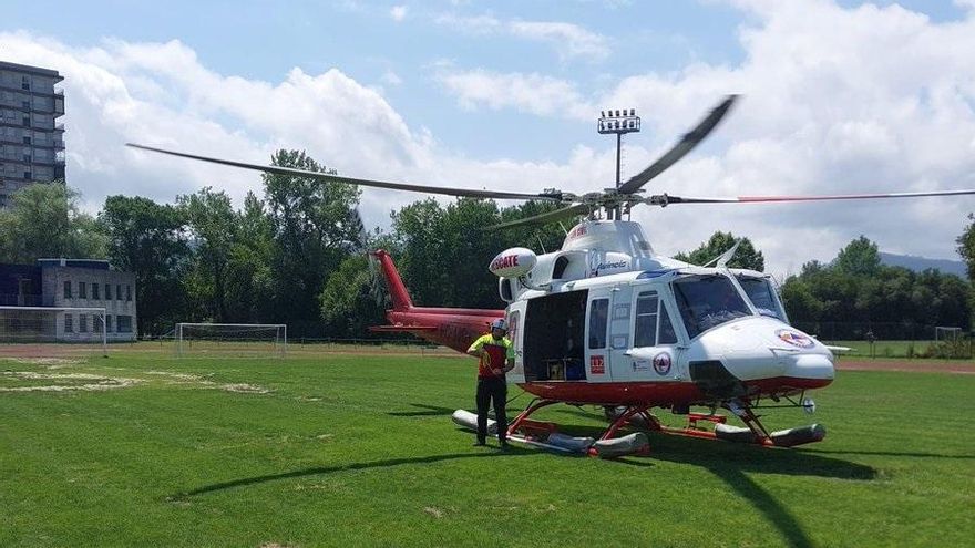 Rescatado en helicóptero un ciclista de 61 años que se rompió la clavícula en Guriezo