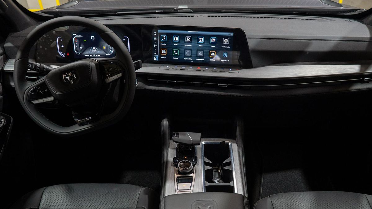 Así es el interior de la nueva Dakota, un gran salto cualitativo respecto de su "melliza" Fiat Titano.