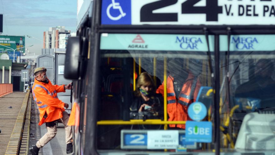 Un 71% menos de personas utilizaron el transporte público en el AMBA el fin de semana largo