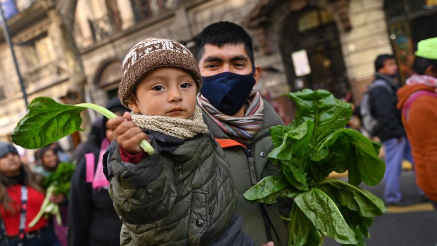 Marchas, verdurazo y reunión piquetera con la CGT para pedir el freno de la suba de precios y el acceso la tierra