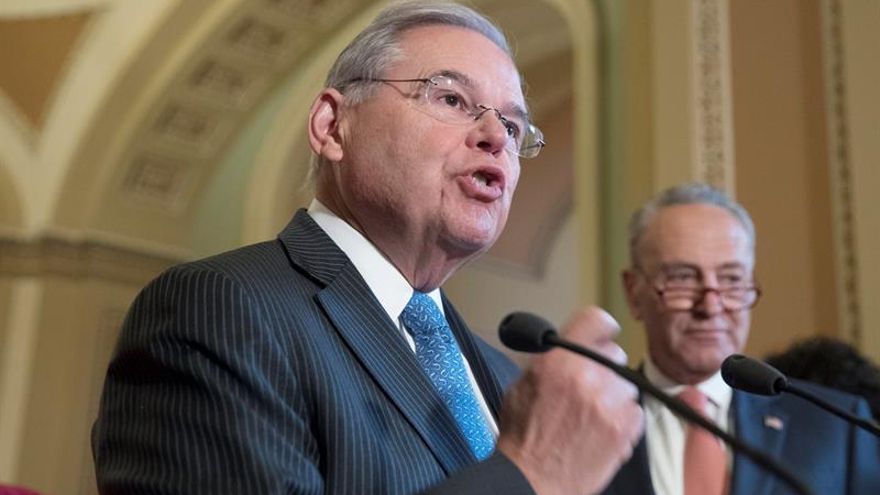 Senadores demócratas presentan ley contra el tercer veto migratorio de Trump