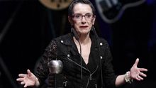 Teresa Nieto cierra su compañía "harta" de trabas aunque seguirá bailando