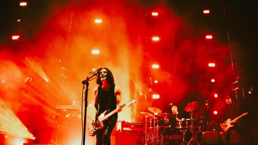 Placebo obliga a sus fans a guardar los móviles para volver a 1996