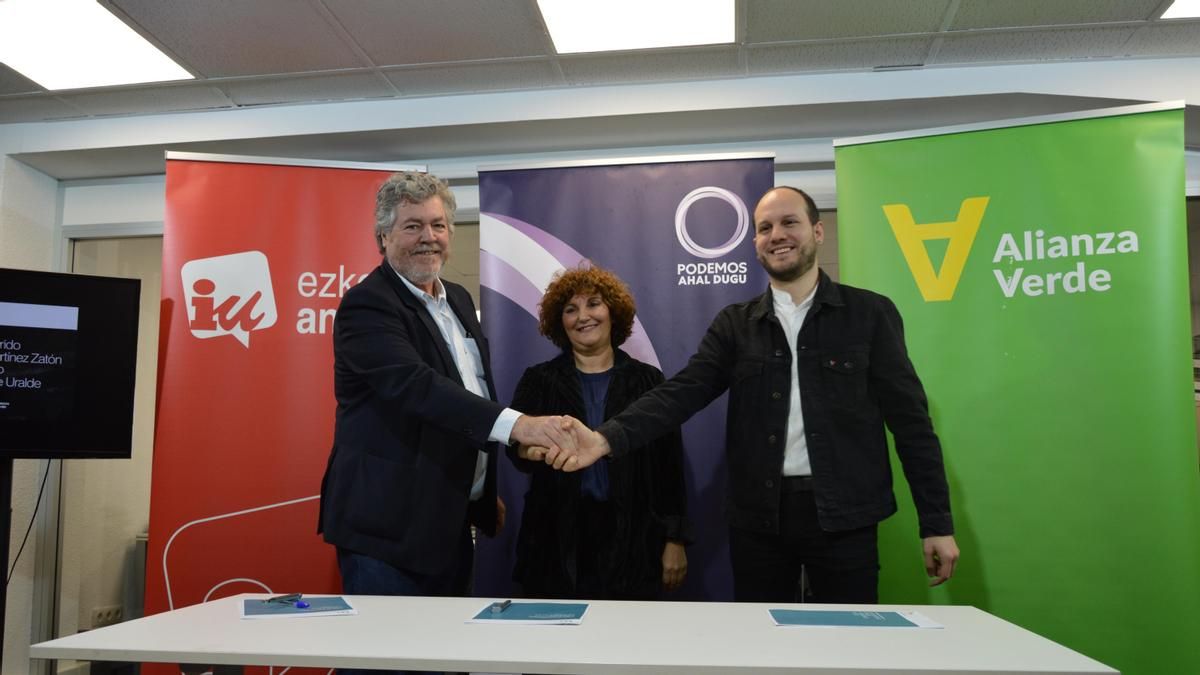 La confluencia de Podemos e IU seguirá en Euskadi con la marca Elkarrekin