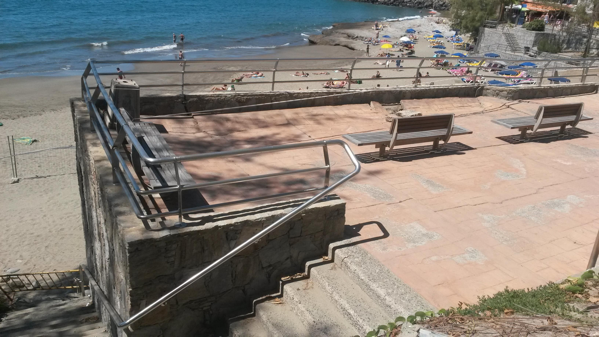 Derrumbe del muro de la Playa de Patalavaca