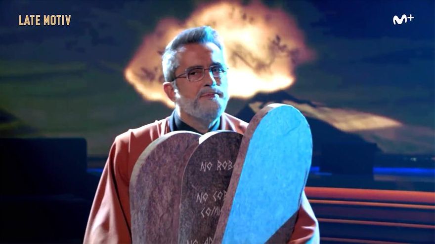 Buenafuente explica "los 15 mandamientos" del nuevo código ético del PP, con Rajoy como Moisés