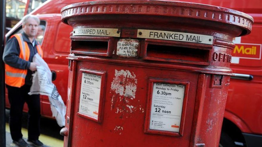 Londres venderá el 30 por ciento de Royal Mail para reducir el déficit