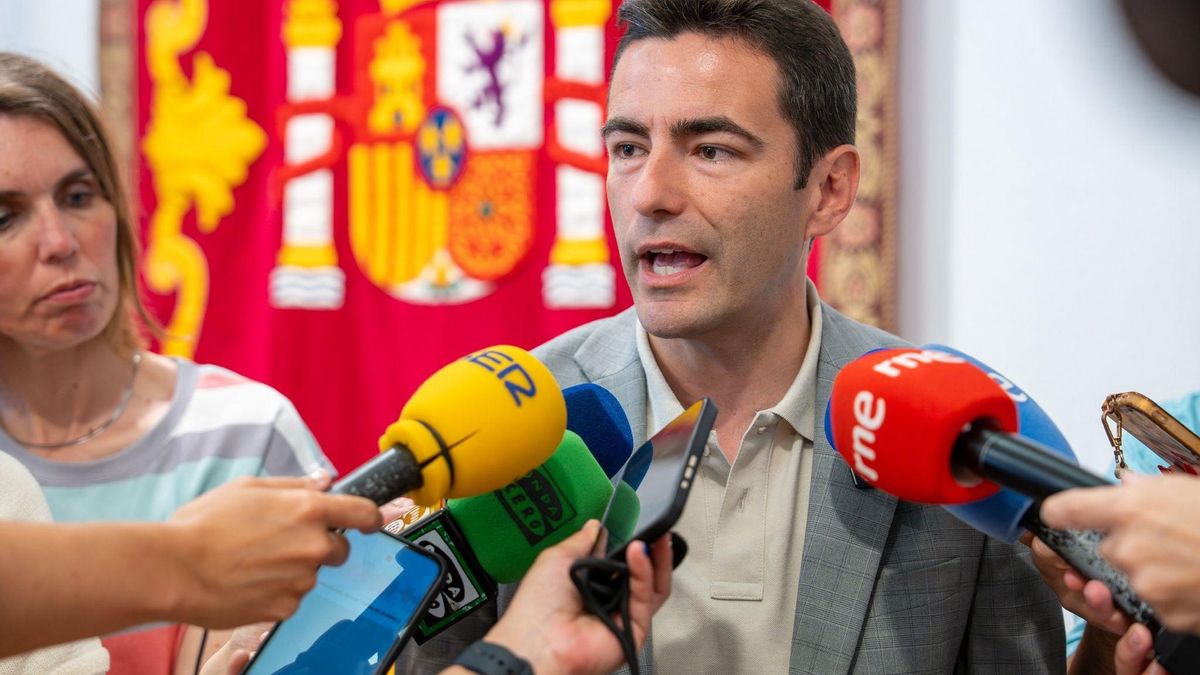 El delegado del Gobierno, Pedro Casares, en declaraciones a la prensa.