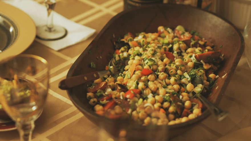 Cinco comidas fáciles y nutritivas con conservas para comer sano sin cocinar