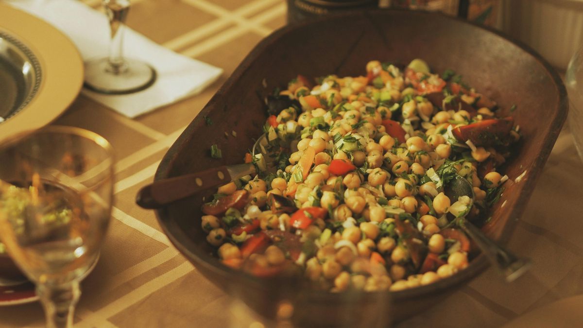 Cinco comidas fáciles y nutritivas con conservas para comer sano sin cocinar
