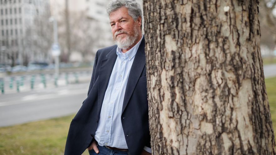 Archivo - El diputado de Unidas Podemos en el Congreso, Juantxo López de Uralde, durante una entrevista para Europa Press, a 16 de marzo de 2023, en Madrid, (España).
