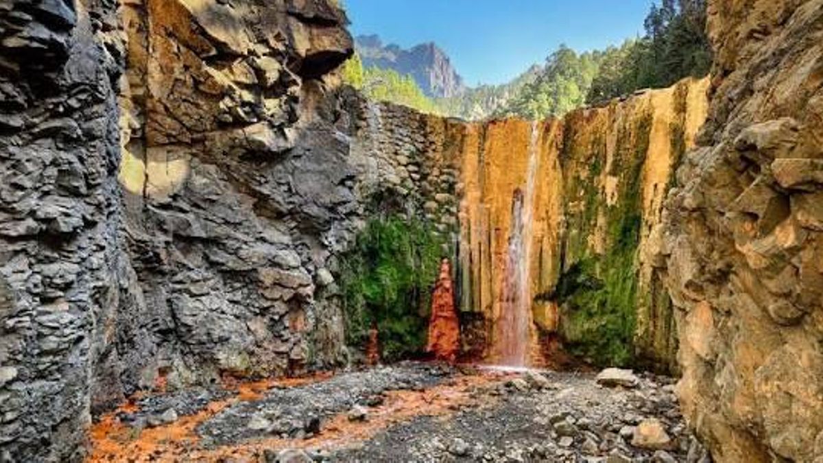 Imagen de archivo de la Cascada de Colores del Parque Nacional de la Caldera de Taburiente, hace años.