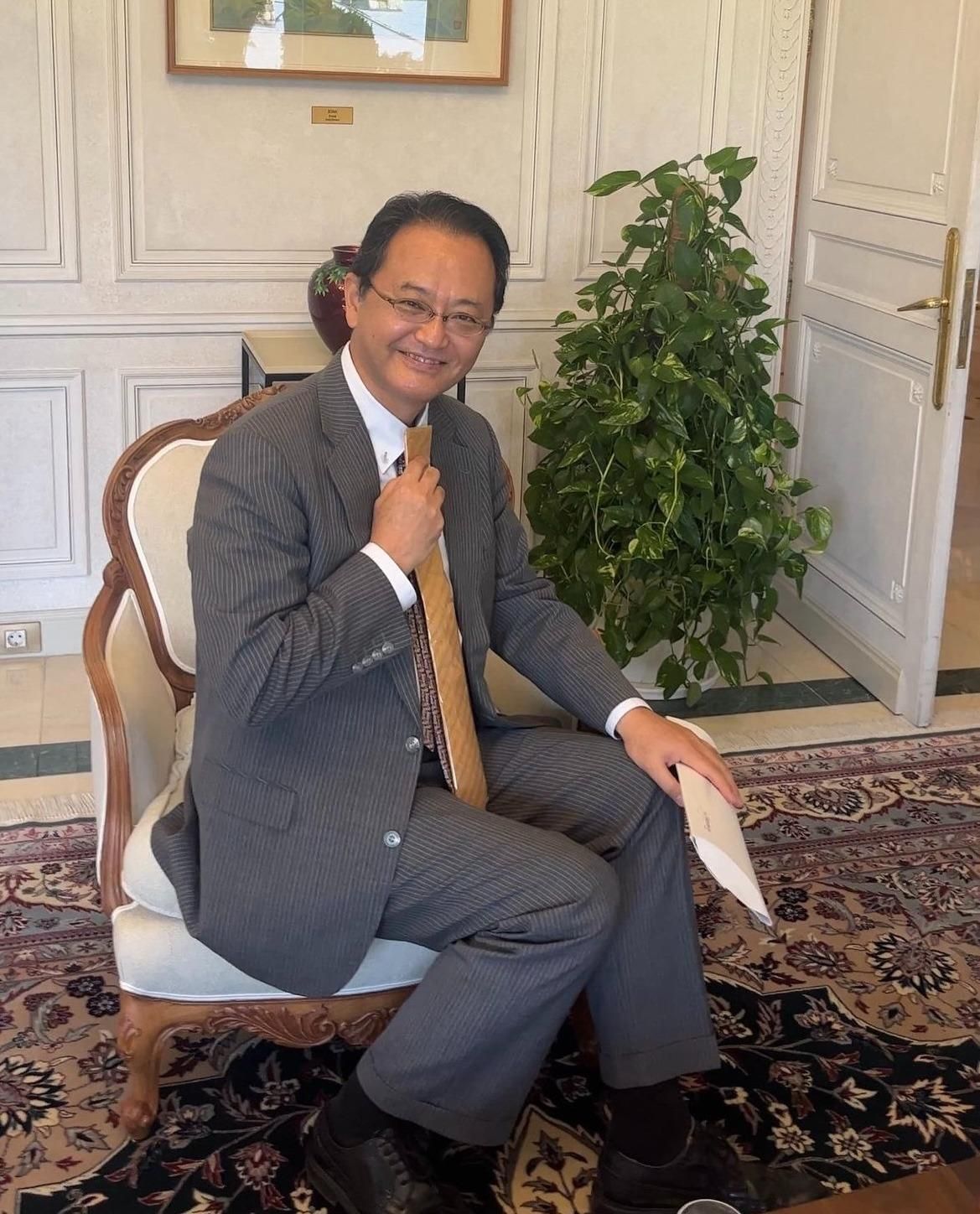 Seda de El Paso en la Embajada de Japón.