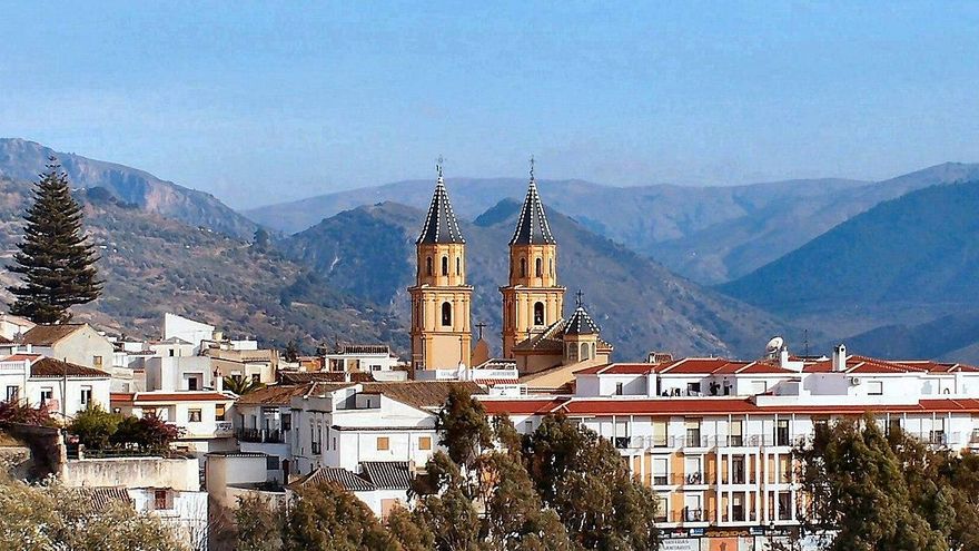 Este es el pueblo de Andalucía donde vive una estrella del rock