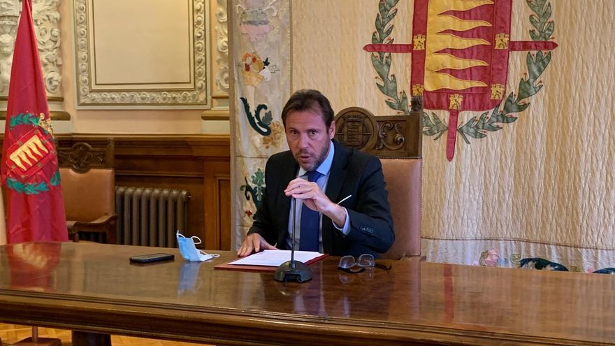 El alcalde de Valladolid niega irregularidades en una adjudicación directa a la empresa de un amigo