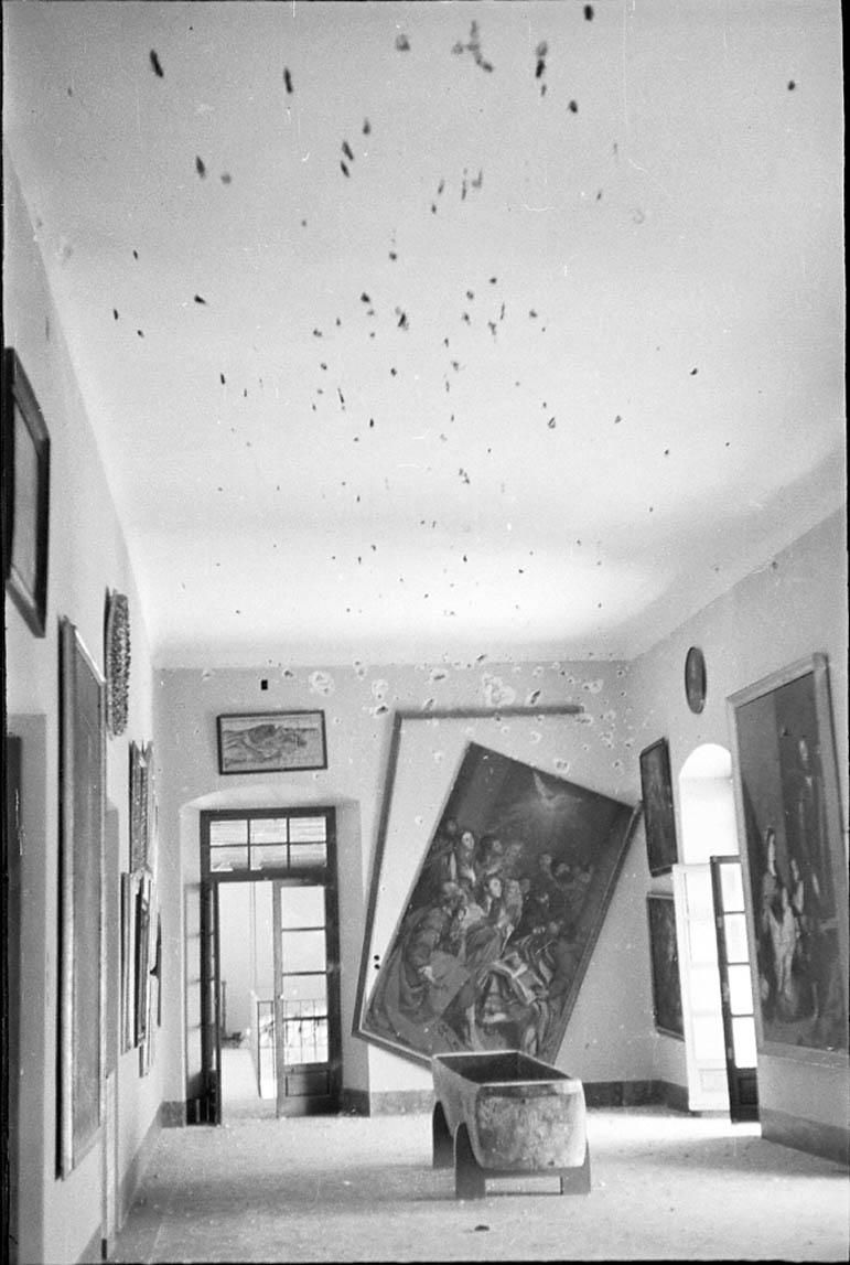 Interior del Museo de Santa Cruz en 1936. Fondo del Estudio Fotográfico Alfonso. Archivo General de la Administración. Ministerio de Cultura. Fotos recopiladas por Eduardo Sánchez Butragueño / Toledo Olvidado