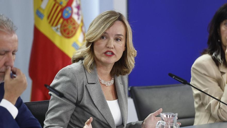 La portavoz y ministra de Educación, Formación Profesional y Deportes, Pilar Alegría, durante la rueda de prensa posterior a la reunión del Consejo de Ministros, este martes en Moncloa.