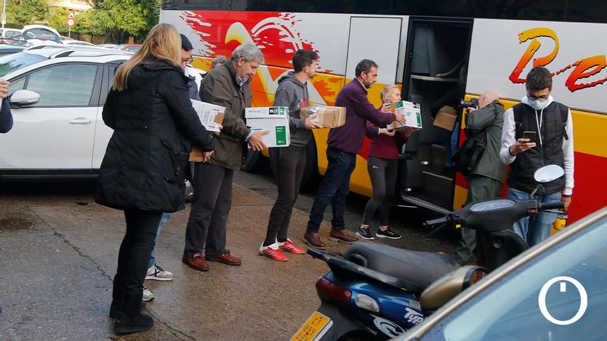 Un autobús parte de Córdoba con ayuda hacia la frontera de Ucrania y regresará con refugiados