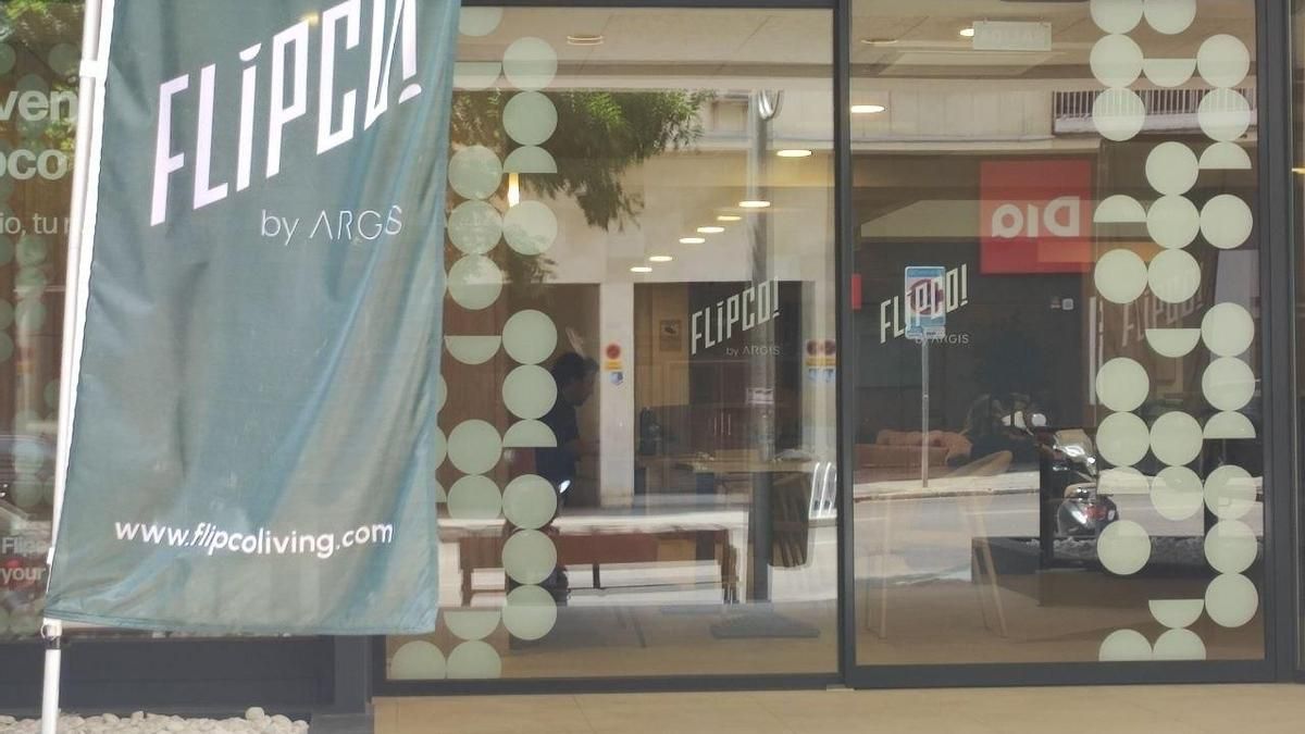 Cuando un 'coliving' se planta en tu barrio: nula relación con los vecinos y un trasiego constante de extraños