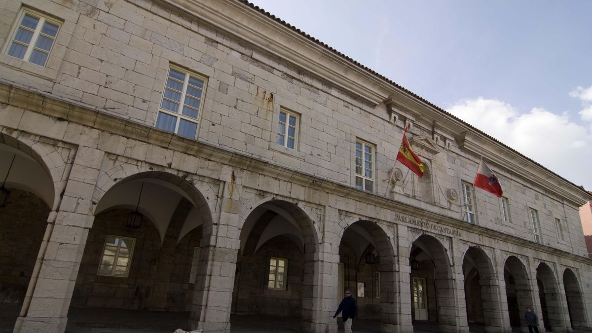 Fachada del Parlamento de Cantabria. | JOAQUÍN GÓMEZ SASTRE