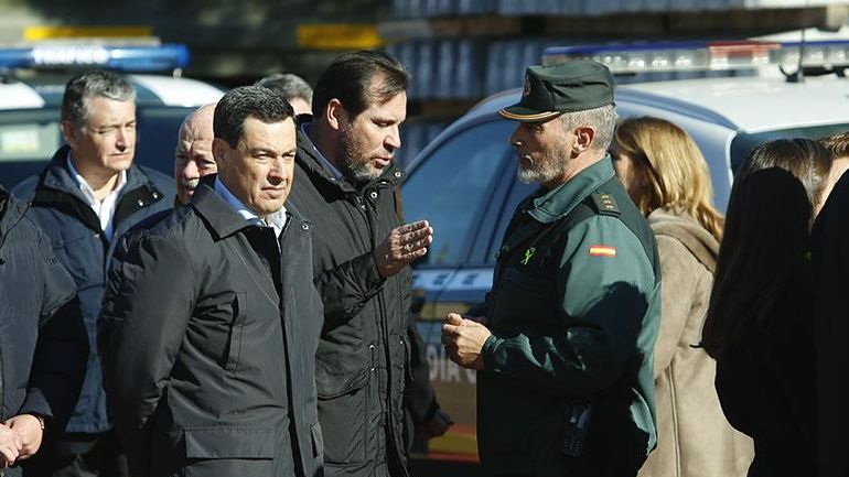 Antonio Sanz, Juanma Moreno y Óscar Puente, en Adamuz.