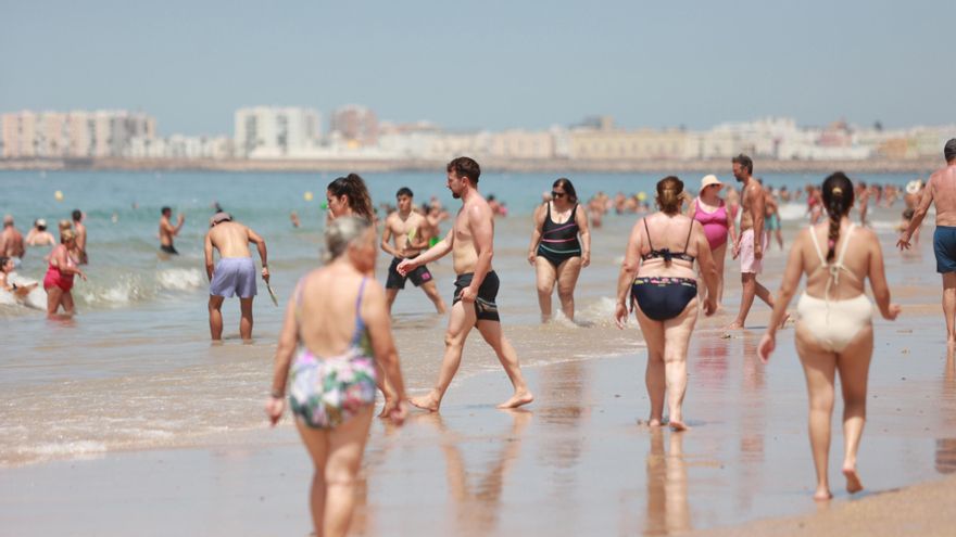 Más que carnaval, playa y pescaíto frito: los contrastes de Cádiz la convierten en escenario ideal de la novela negra