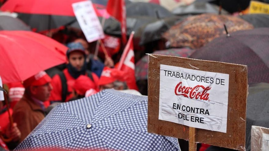 Protesta contra el ERE de Coca Cola, que la Audiencia Nacional declaró nulo. EUROPA PRESS