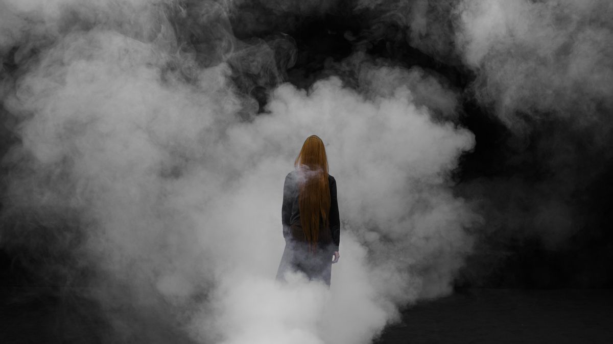 'Tinieblas', una sala de montaje donde la niebla permite el descubrimiento