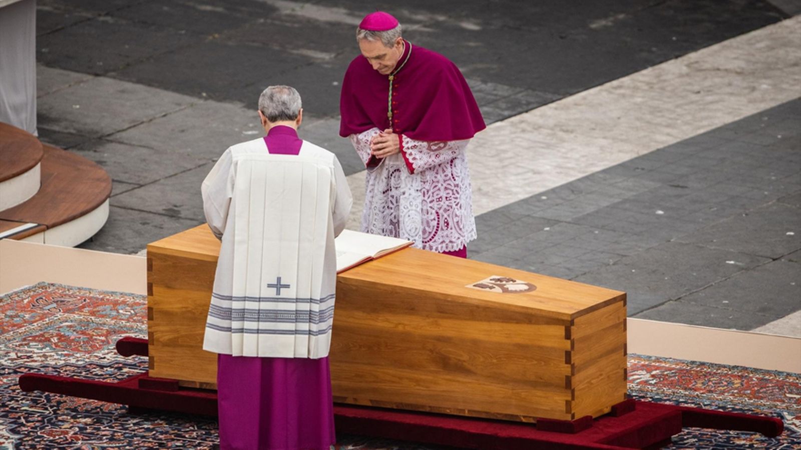 El Vaticano entra en 'sede vacante': dos semanas de velatorio, funeral y entierro del Papa hasta el cónclave