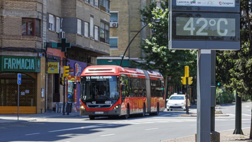 El calor mantiene en aviso a 13 comunidades, con temperaturas de hasta 40 grados