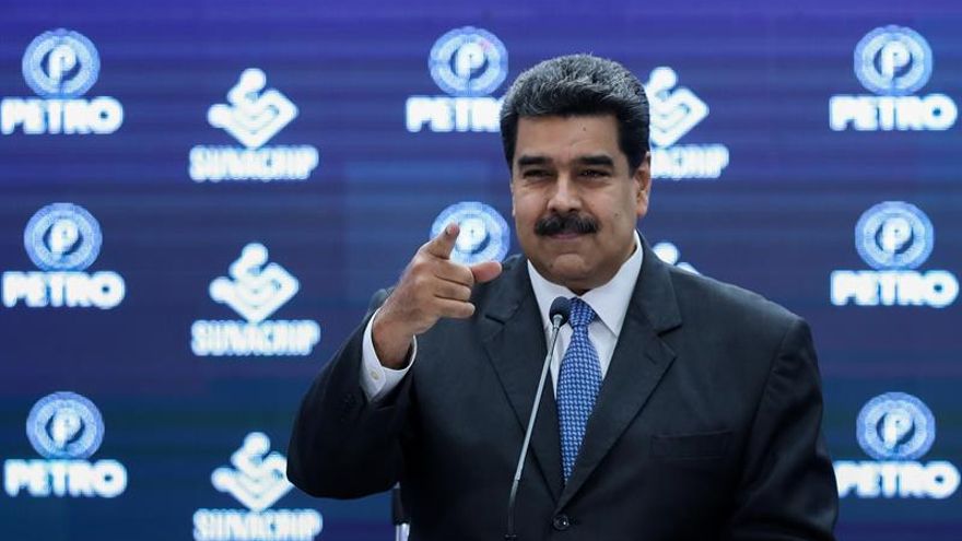 Maduro dice que "como sea" otorgará un millón de barriles de petróleo a China