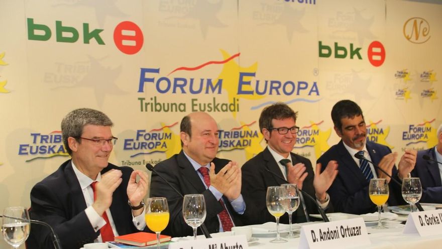 El PNV ganaría las municipales en las tres capitales vascas, aunque con un resultado muy desigual