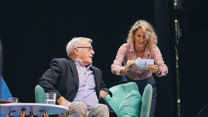 La humorista Maria Juan dialoga con el alcalde de València, Joan Ribó.