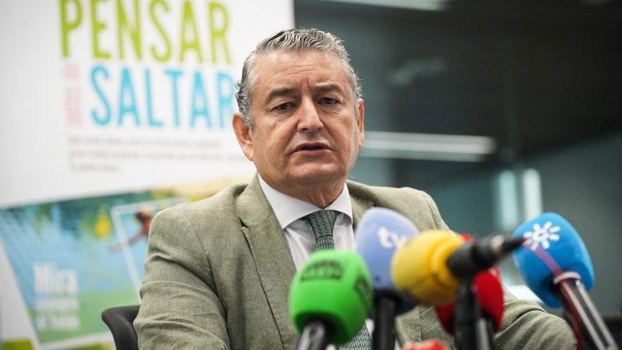 Andalucía presume del "mayor" plan contra incendios forestales de Europa pese a las críticas por "falta de medios"