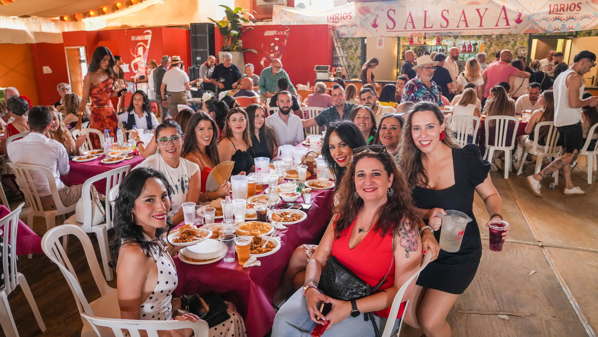 Comidas de empresas y amigos en la Feria de Córdoba