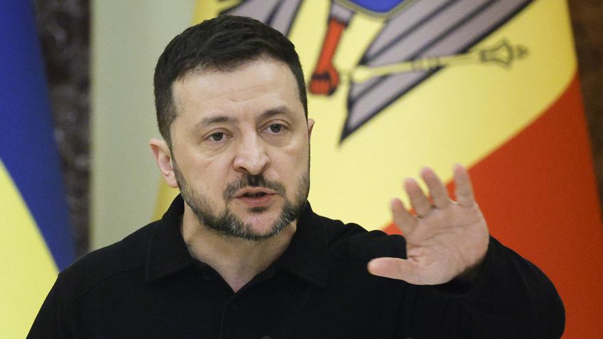 Zelenski acusa a Rusia de “intentos aislados de avanzar” durante la tregua pascual