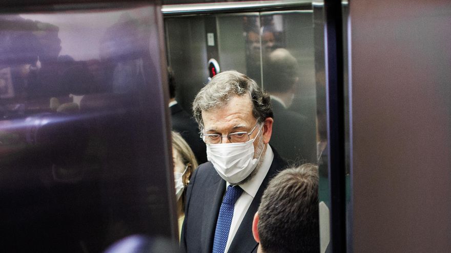 Archivo - El expresidente del Gobierno, Mariano Rajoy, a su salida de la comisión que investigó la operación ‘Kitchen’.