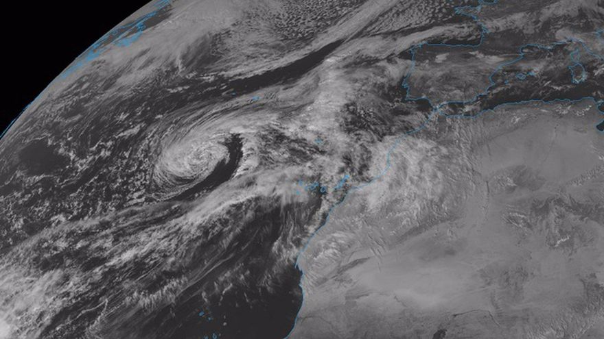 El centro nacional de huracanes de EEUU confirma que el ciclón Theta afectará a Canarias el sábado
