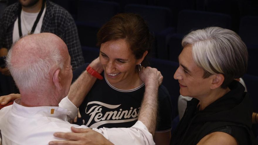 La pugna por los escasos puestos de salida tensa las negociaciones del Frente Amplio mientras se abre paso la 'vía Colau'