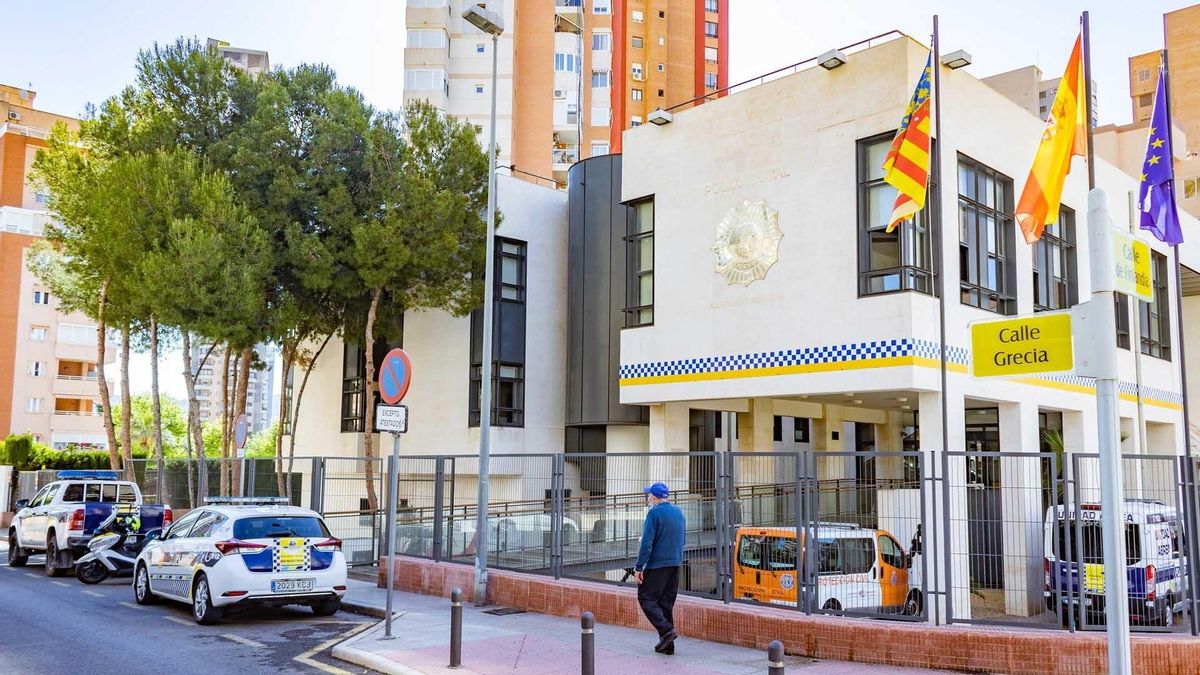 Antifraude censura a Benidorm por la falta de controles en el pago de horas extra a un policía local marido de la portavoz del PP