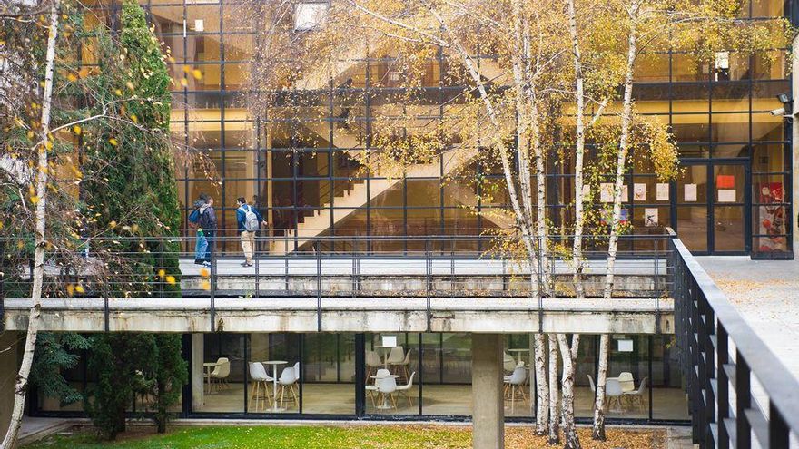 Estudiantes de la USAL denuncian situaciones "denigrantes" del profesor que planteó que Sánchez era un 'traidor'