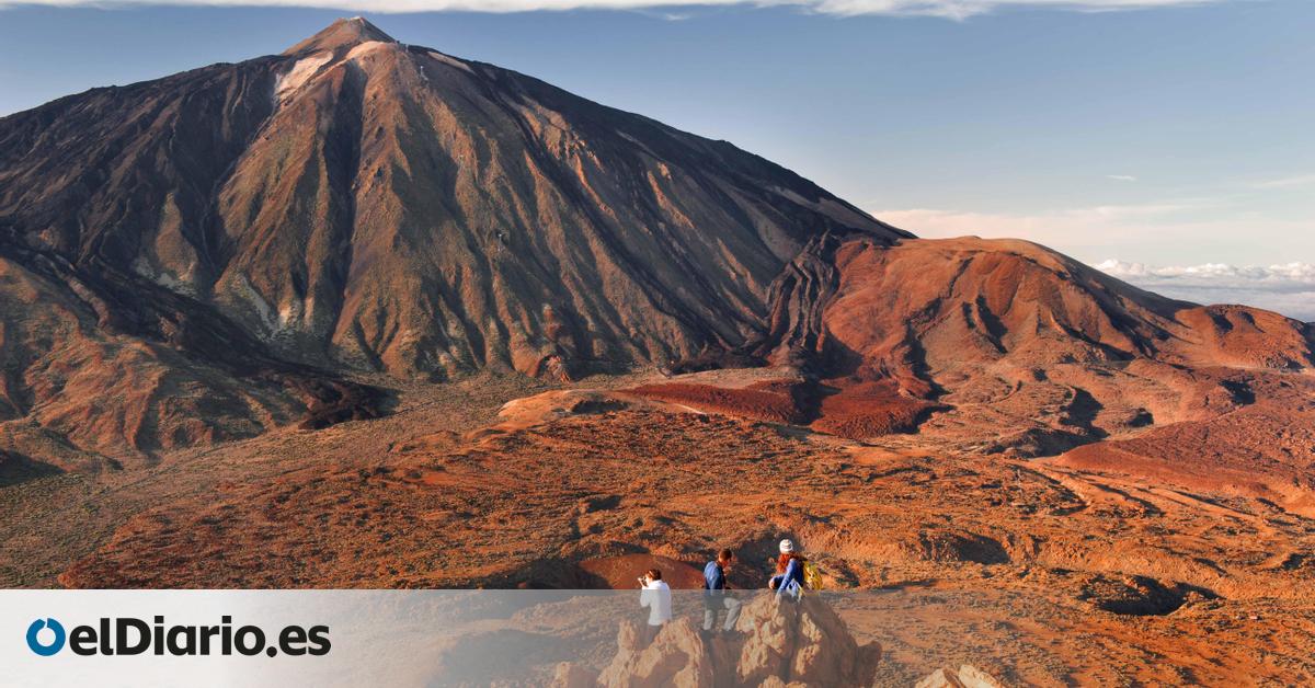 El Cabildo de Tenerife ofrece un plan de movilidad participativo en el Teide y el PSOE le acusa de machacar el emblema de la isla