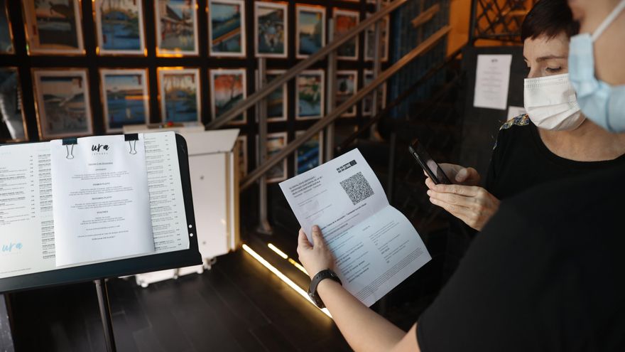 233.000 vascos se descargan el pasaporte COVID en cuatro días de aplicación