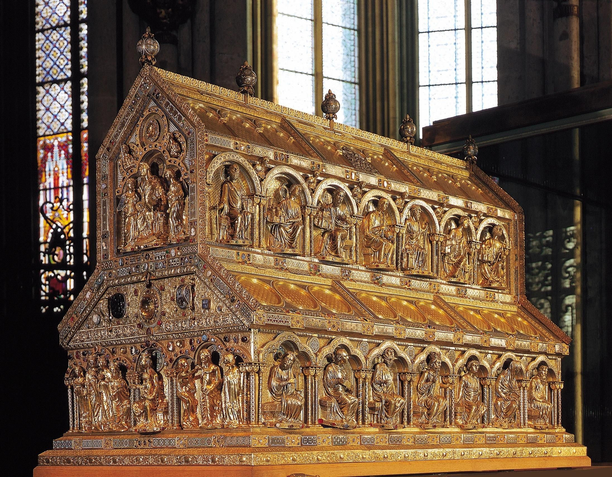 Imagen del Relicario de los Tres Reyes Magos en el interior de la Catedral de Colonia.