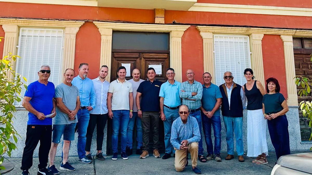 Autoridades del PSOE y el nuevo equipo de Gobierno del Ayuntamiento de Quintana del Marco.