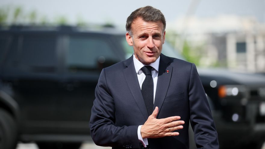 El presidente francés, Emmanuel Macron, a su llegada al Complejo Karen Demirchián de Ereván, sede de la cumbre de la Comunidad Política Europea (CPE), en Ereván, Armenia, el 4 de mayo de 2026. EFE/EPA/Leszek Szymanski POLAND OUT